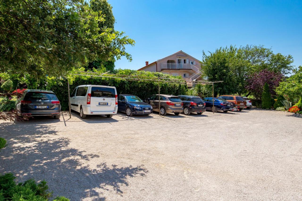 Apartment Skaline Малинска Экстерьер фото